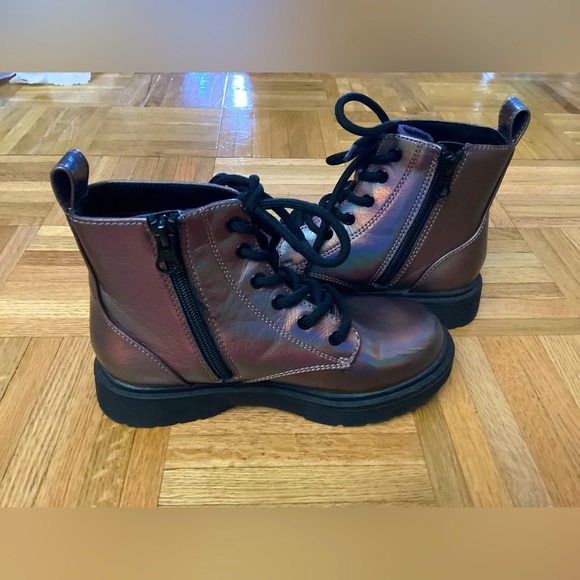 wonder nation Other - Girls Size 1 - Combat Boots - Side Zip-Up & Lace Up - Metallic